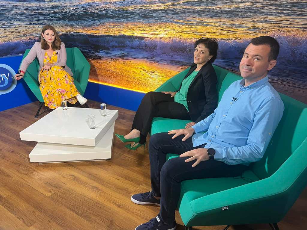 
Lidia Stoica, președintele Asociației Pacienților cu Boli Cronice “Restart la Viață” și Victor Radu, manager relații publice